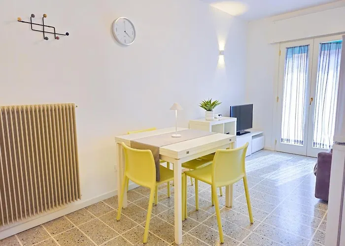 Bilocale Augustus Piazza Mazzini Apartament