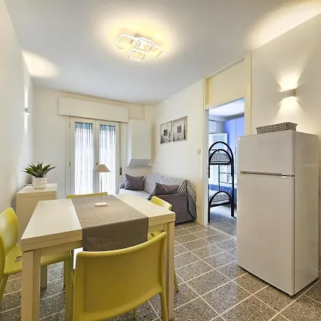 Lägenhet Bilocale Augustus Piazza Mazzini *
