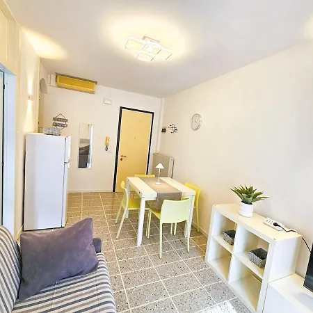 Lägenhet Bilocale Augustus Piazza Mazzini *